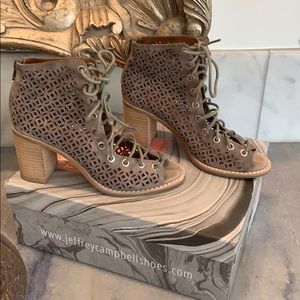 Jeffrey Campbell Bess laser cut out taupe 6